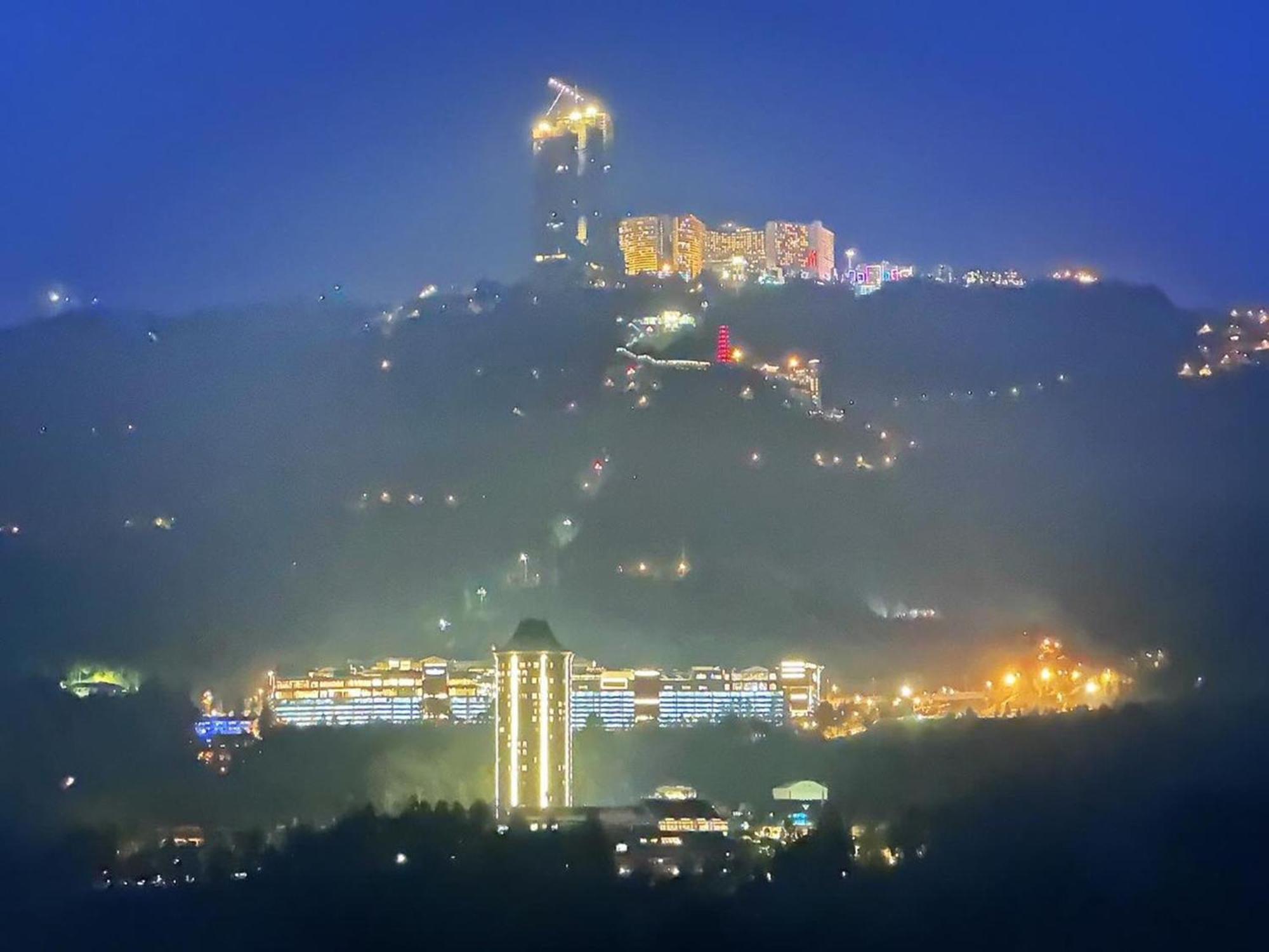 云顶高原瑞园酒店及高级公寓 外观 照片 The resort at night