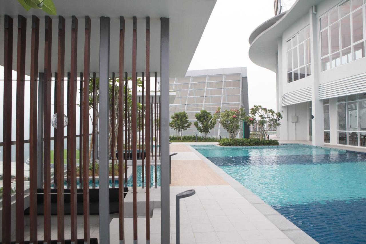 云顶高原瑞园酒店及高级公寓 外观 照片 The swimming pool at the 33rd floor of the tower