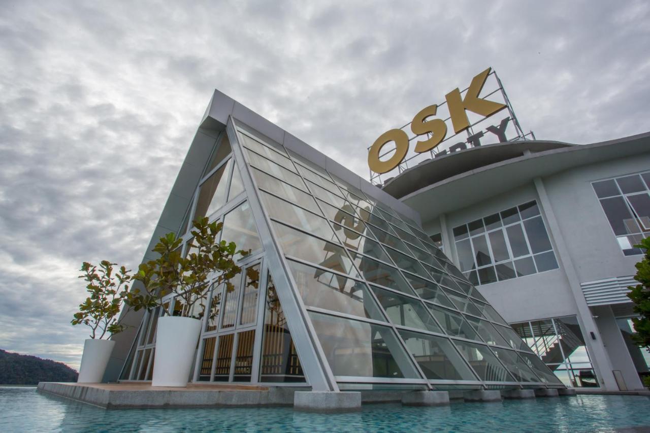 云顶高原瑞园酒店及高级公寓 外观 照片 OSK Property's corporate office in Johor, Malaysia.